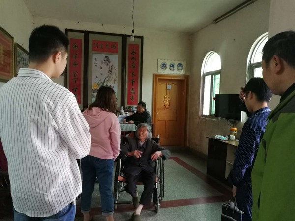 下乡办理残疾证  上门服务暖人心2.jpg